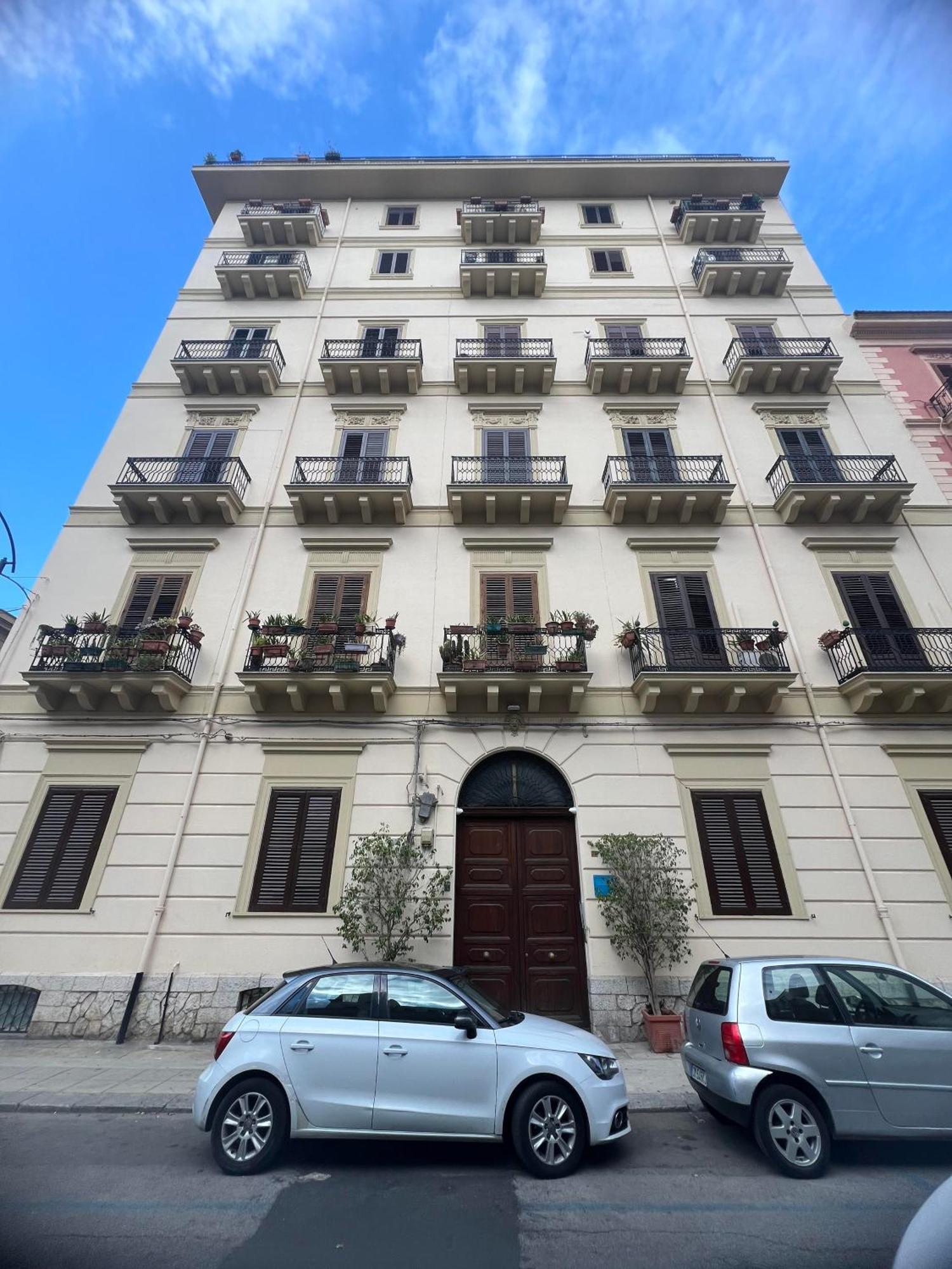 Politeama Charming Apartment Палермо Екстериор снимка
